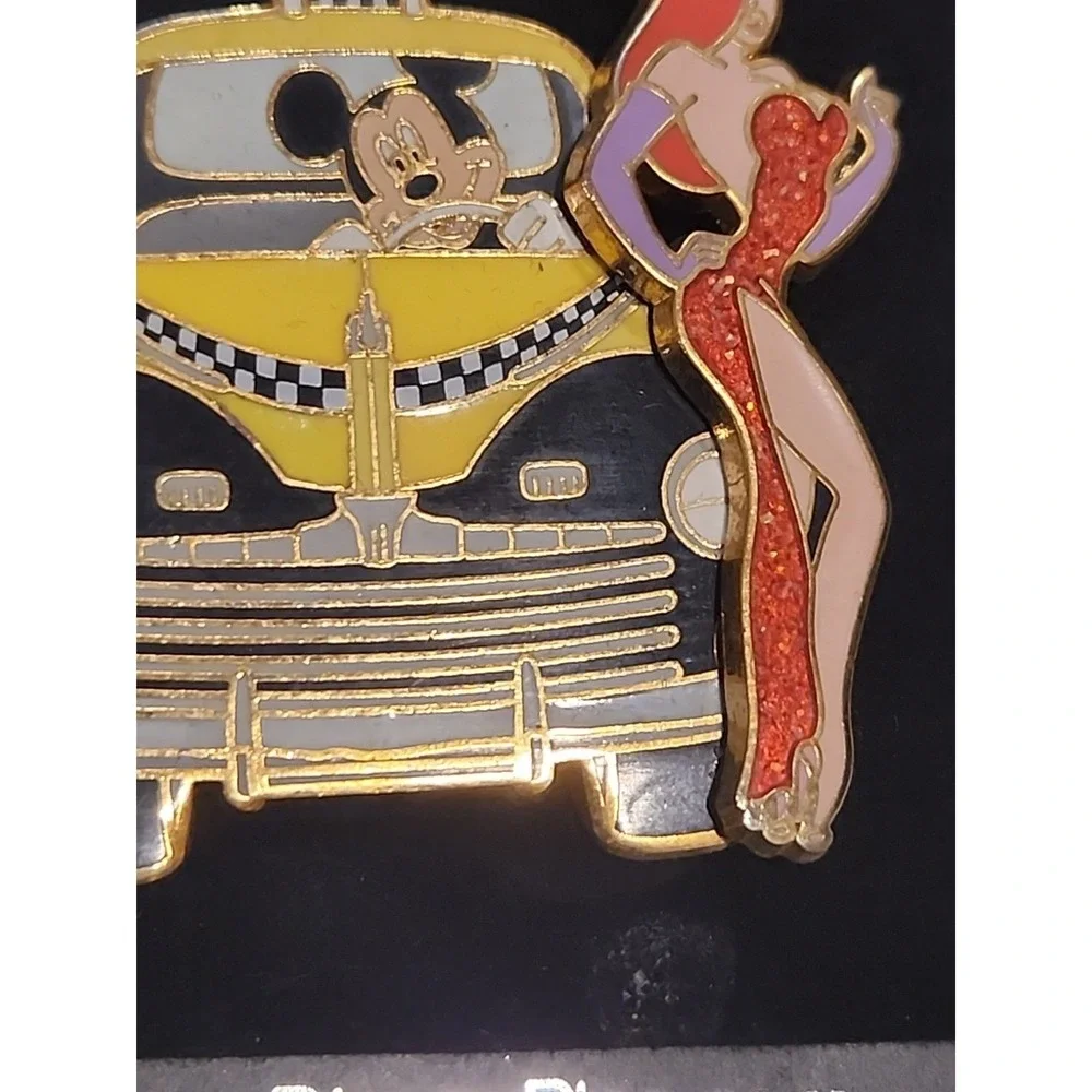 Disney Jessica Rabbit Taxi Cab Mickey New York City Driver WOD NYC '07 Pin 52911